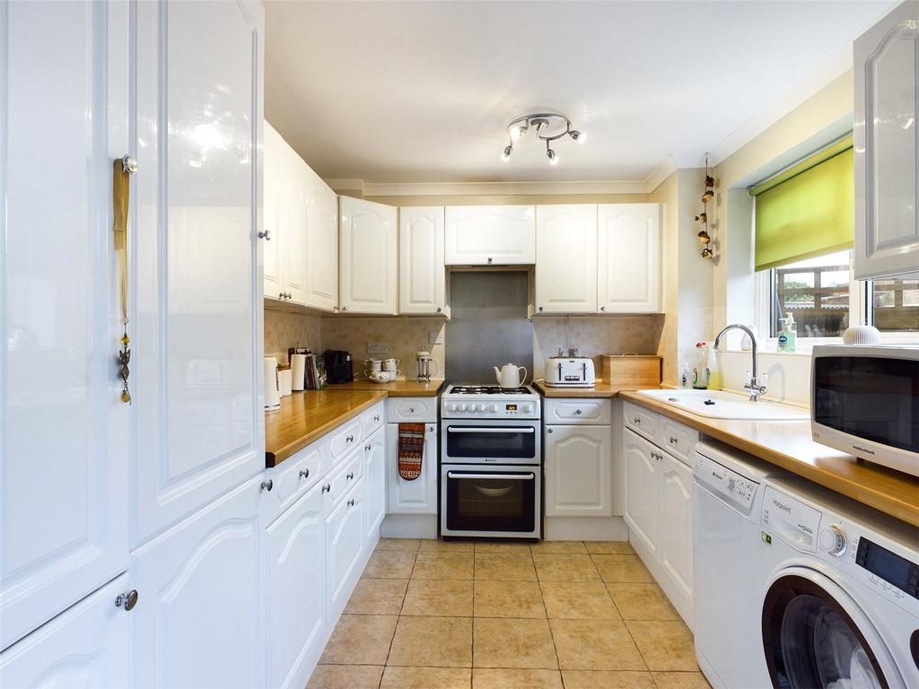 St. Marys Crescent, Stanwell... 4 bed semidetached house £475,000