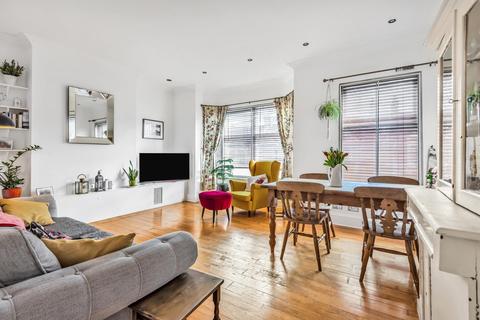 40b Royston Road, London, SE20 7QN