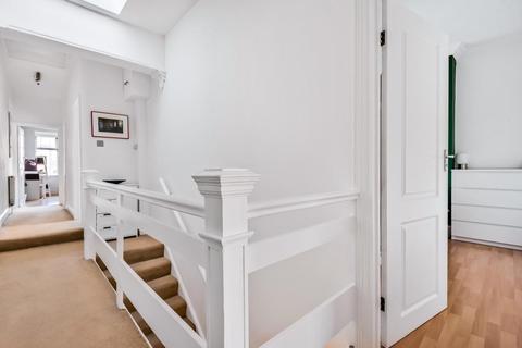 40b Royston Road, London, SE20 7QN