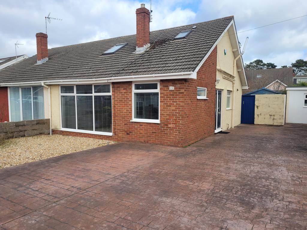 GLYNSTELL ROAD, NOTTAGE, PORTHCAWL... 4 bed semidetached bungalow £