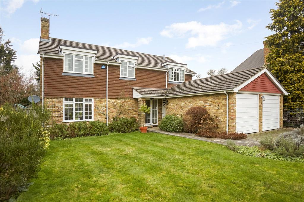 Stoke Close, Stoke d'Abernon, Cobham, Surrey, KT11 4 bed detached house