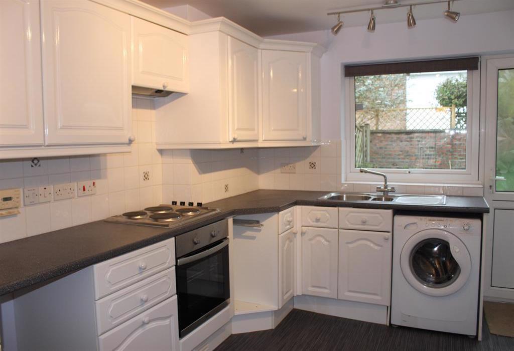 New Inn Lane, Easingwold, York 2 bed semidetached house £850 pcm (£