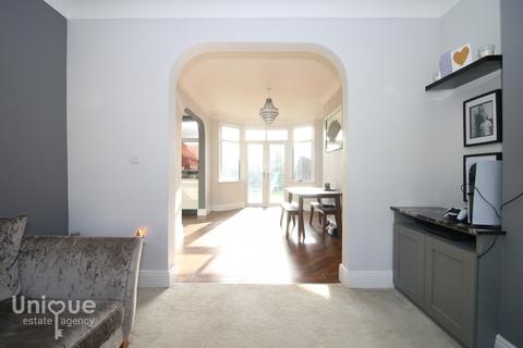 87 Knowle Avenue, Blackpool, FY2 9UU