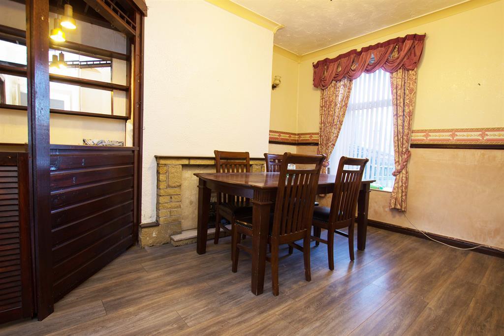 Dove Lane, Darwen, BB3 1EA 2 bed terraced house £80,000