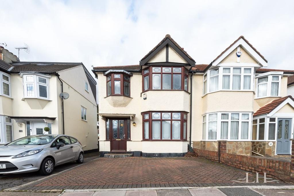 Carlton Road, Romford 3 bed semidetached house £550,000