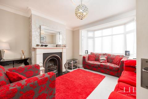 129 Carlton Road, Gidea Park, Romford, RM2 5AU