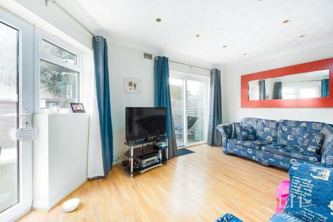 129 Carlton Road, Gidea Park, Romford, RM2 5AU