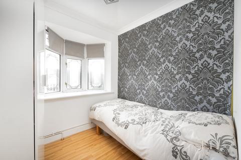 129 Carlton Road, Gidea Park, Romford, RM2 5AU