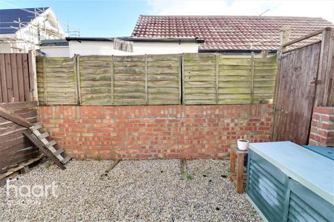 62a Broadway, Jaywick, Clacton-on-sea, CO15 2HF