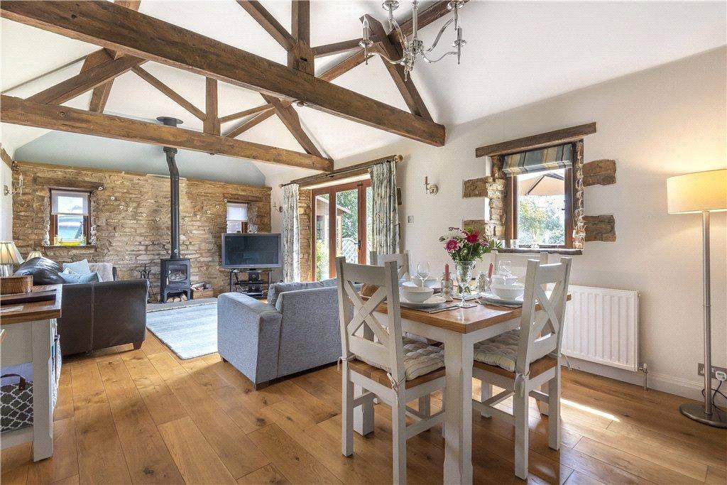 Sitting/Dining Room