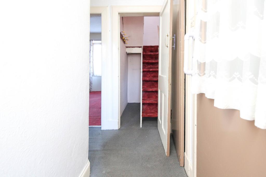 Ashville Terrace, Edinburgh EH6 2 bed flat £195,000