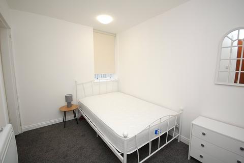 1 bedroom flat to rent, St Mary's Place, Top Floor Left, Aberdeen, AB11
