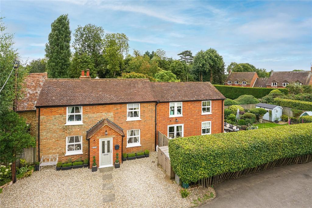 Manor Road, Towersey, Thame, OX9 3 bed detached house £775,000
