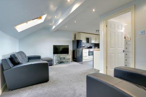 72c Broadway, Leigh-on-sea, SS9 1AE