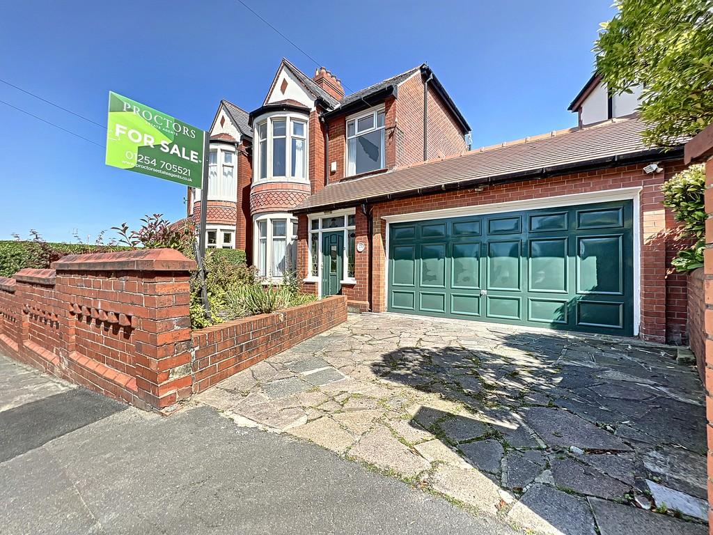 Sunnyhurst Lane, Darwen 3 bed semidetached house £279,000