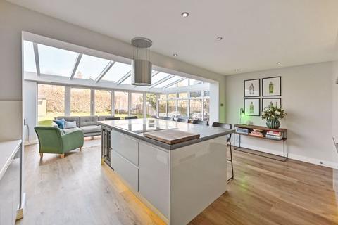 14 Castle Avenue, Hythe, CT21 5HD