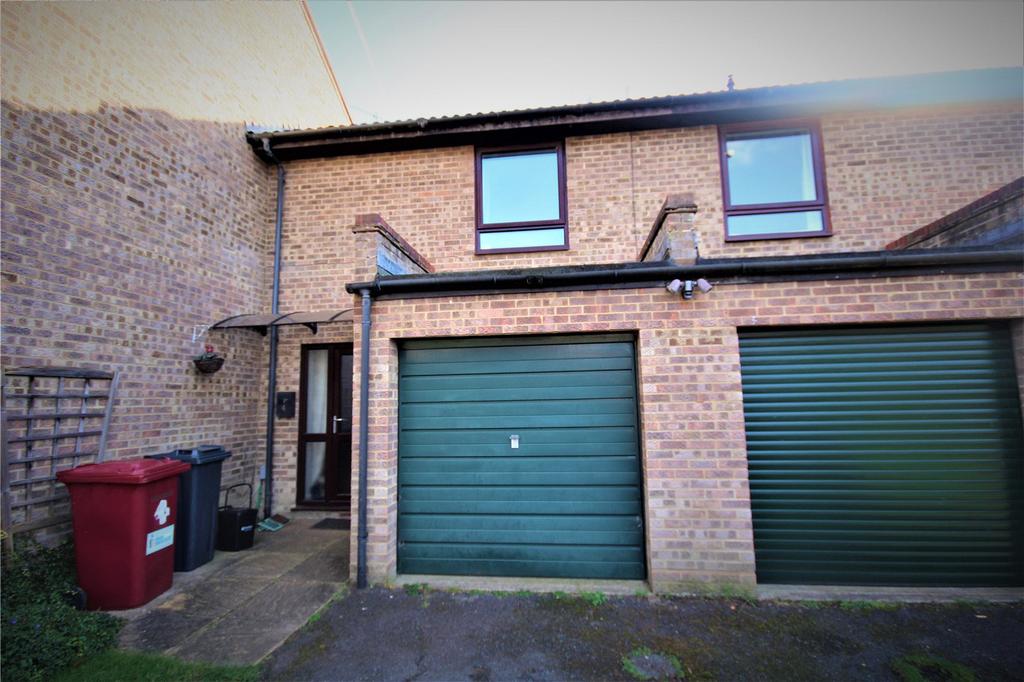Badgers Rise, Caversham, Reading, RG4 3 bed terraced house £1,500 pcm (£346 pw)