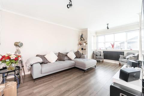 16 Sir Robert Mews, Slough, SL3 8ND