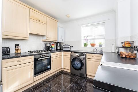 16 Sir Robert Mews, Slough, SL3 8ND