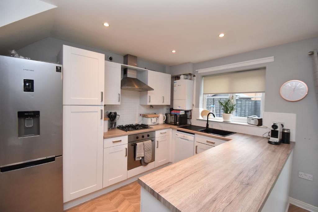 Brown Court, Stepps, Glasgow, G33 6FD 3 bed semidetached house £195,000