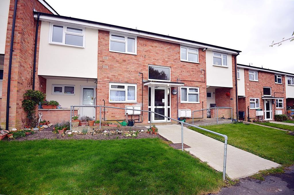 Gothic Way, Arlesey, SG15 2 bed apartment £180,000