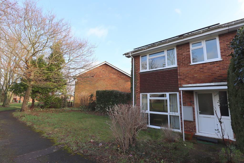 Rosebay Close, Flitwick, Bedfordshire, MK45 1PR 3 bed end of terrace house £325,000