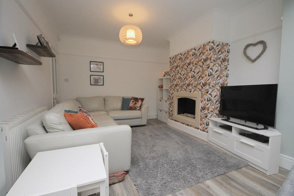Smith Drive, Warrington, WA2 3 bed semidetached house £260,000