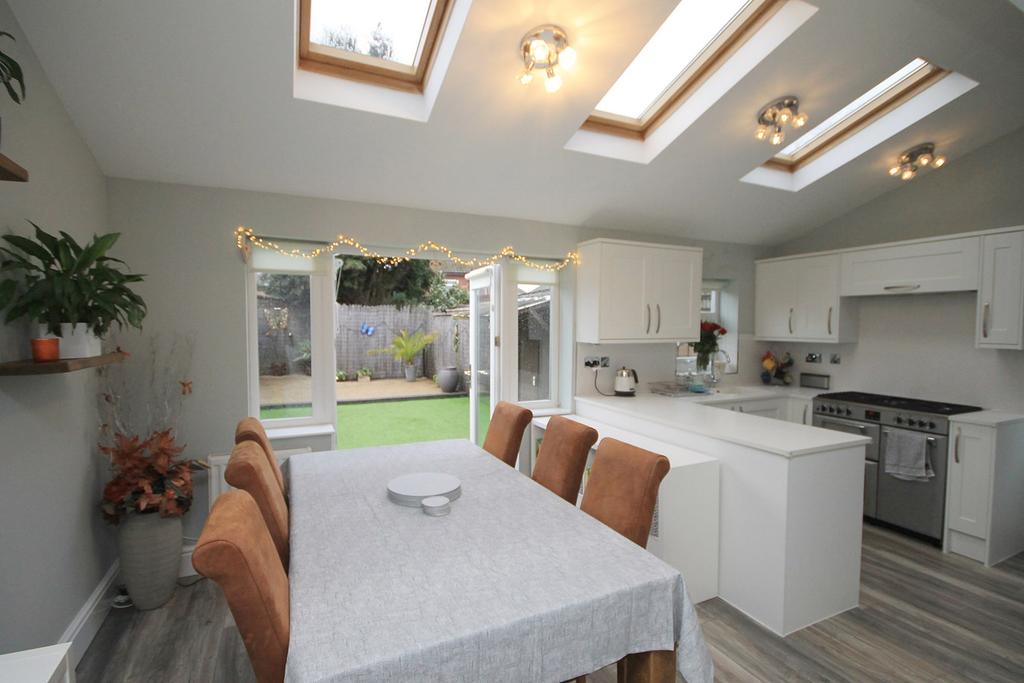 Smith Drive, Warrington, WA2 3 bed semidetached house £260,000