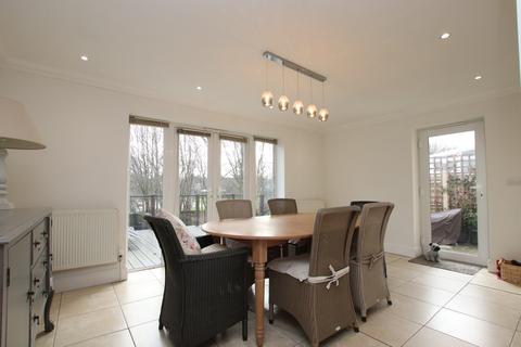 9 High Trees, Dartford, DA2 6PL