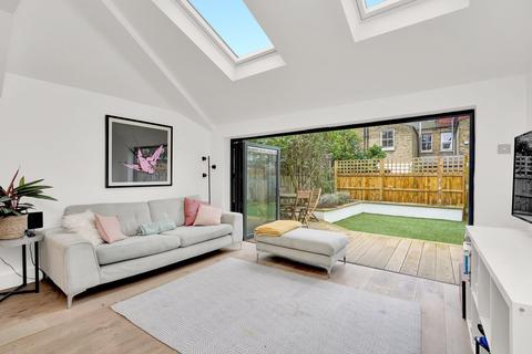 4 Durham Road, London, W5 4JP