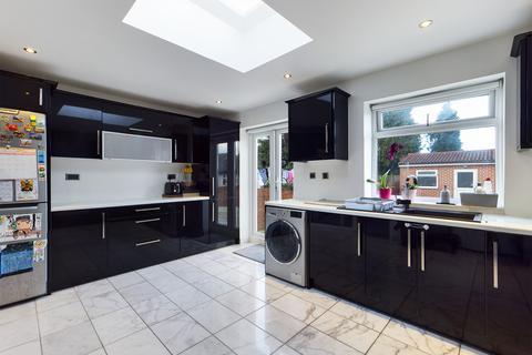 158 Long Drive, Ruislip, HA4 0HR
