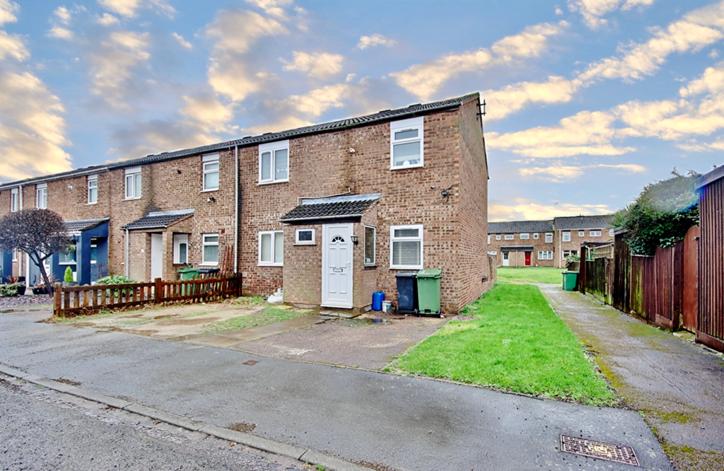 Rodborough Close, Worcester, WR4 3 bed end of terrace house £200,000