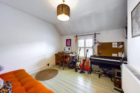 21 North Road, South Ockendon, RM15 6PT