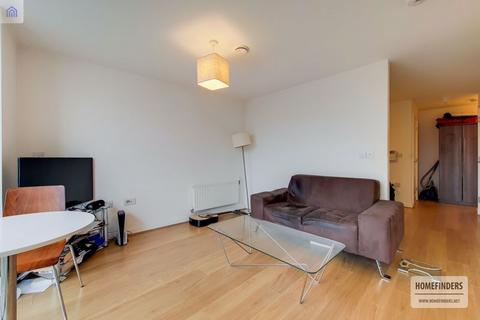 Studio to rent, Wick Lane, Bow E3