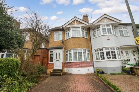 9 Maybank Gardens, Pinner, HA5 2JW