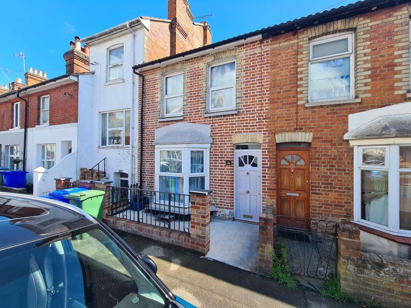 Queens Road, Aldershot 2 bed terraced house £1,300 pcm (£300 pw)