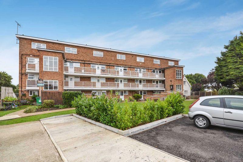 Finches Close, Corringham 1 bed apartment £170,000