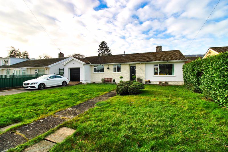 Lime Trees Avenue, Llangattock, Crickhowell 4 bed detached bungalow £