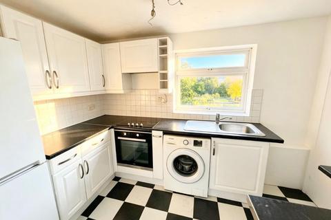 1 bedroom apartment to rent, Holdbrook Way, Romford