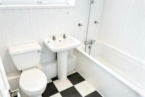 1 bedroom apartment to rent, Holdbrook Way, Romford