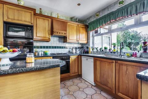 15 Uphill Road, London, NW7 4RA