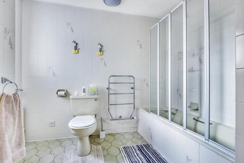 15 Uphill Road, London, NW7 4RA