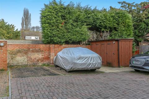 Flat 2, London House, 42 West Street, Carshalton, SM5 2PR