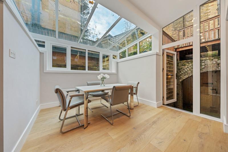 Flat-1-349-archway-r d4f9-6c16-3b84-471e-da12-5bed