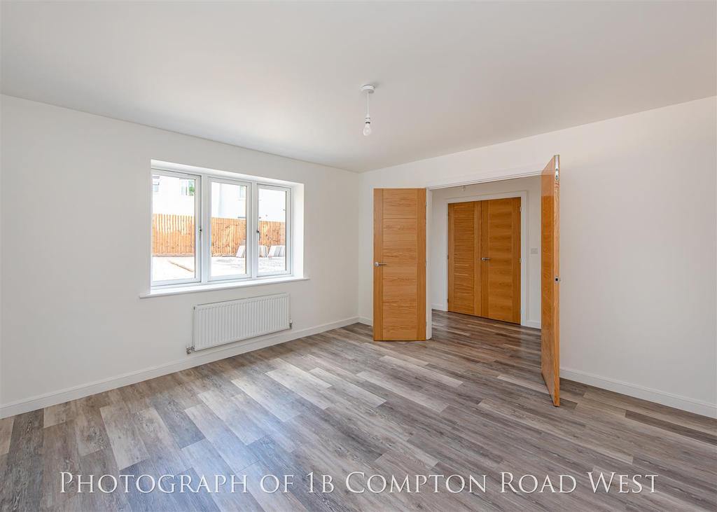 1a Compton Road West, Wolverhampton 3 bed detached house £425,000