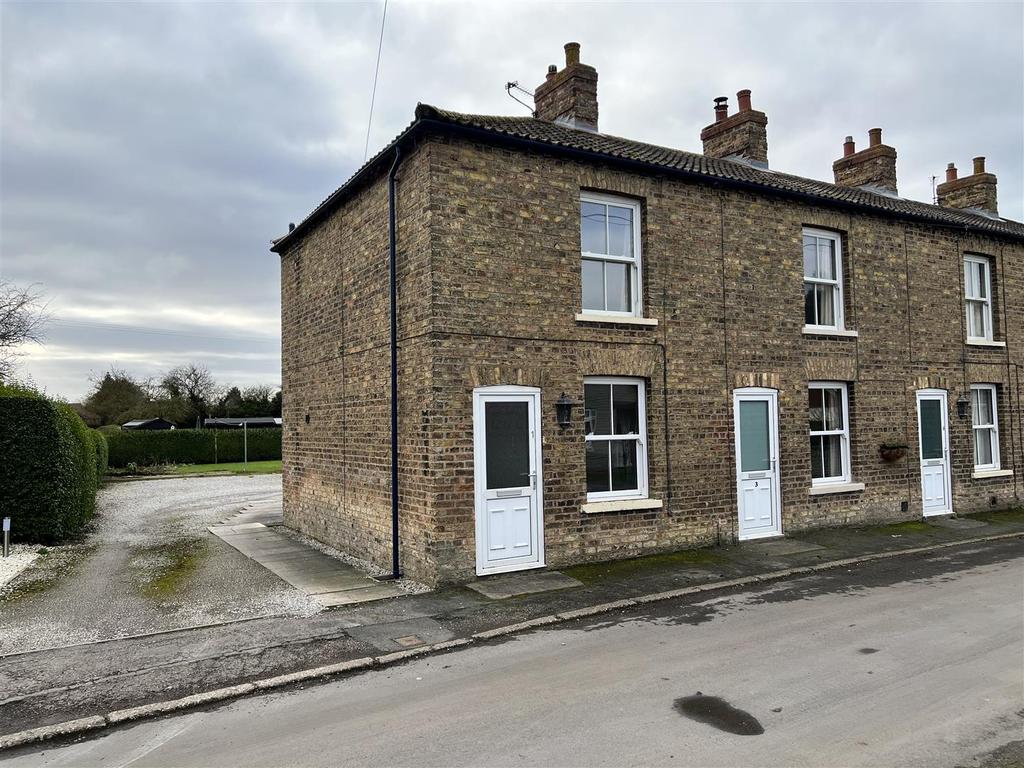 Little End, Holme On Spalding Moor 2 bed end of terrace house £140,000
