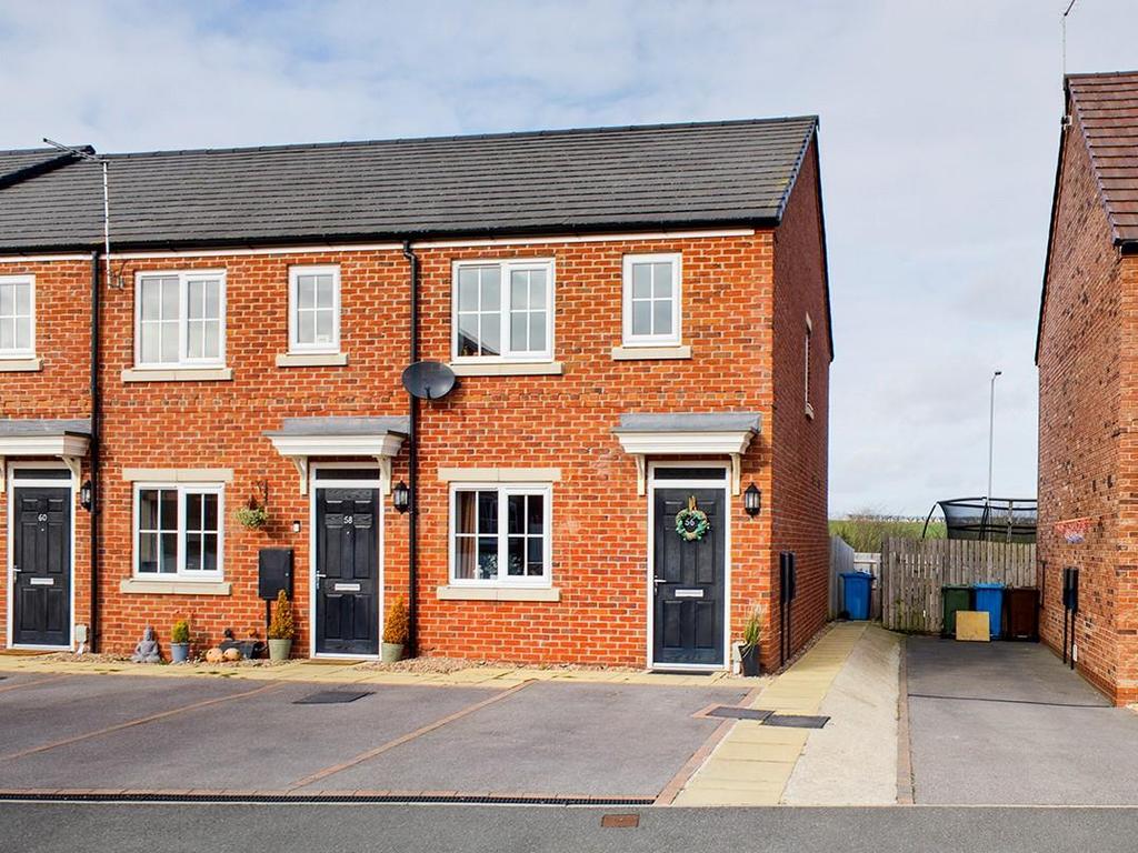 Mulberry Avenue, Beverley 2 bed end of terrace house - £100,000