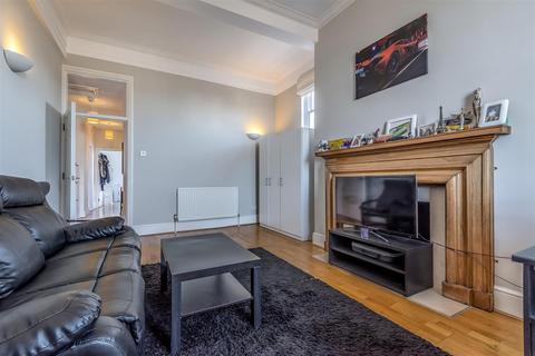 2 bedroom flat to rent, Upper Richmond Road West, East Sheen, SW14