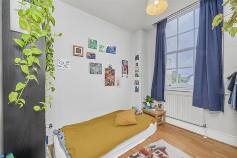 2 bedroom flat to rent, Upper Richmond Road West, East Sheen, SW14
