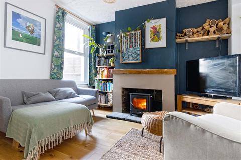 15 Queen Street, Worthing, BN14 7BL